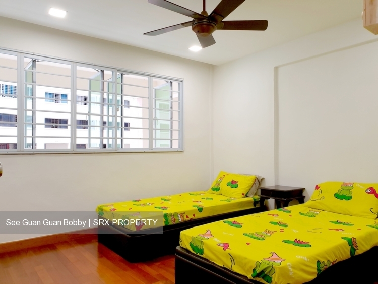 Blk 323 Jurong East Street 31 (Jurong East), HDB Executive #204484941